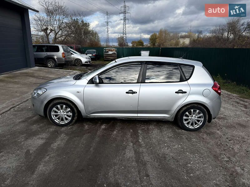 Хэтчбек Kia Ceed 2008 в Павлограде фото 3 Хэтчбек Kia Ceed 2008 в Павлограде