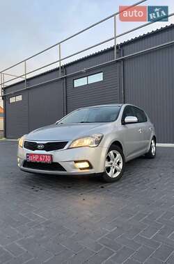 Хетчбек Kia Ceed 2010 в Кропивницькому