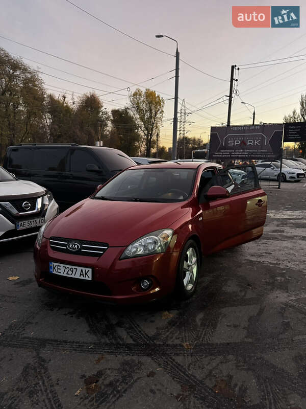 Хэтчбек Kia Ceed 2008 в Днепре