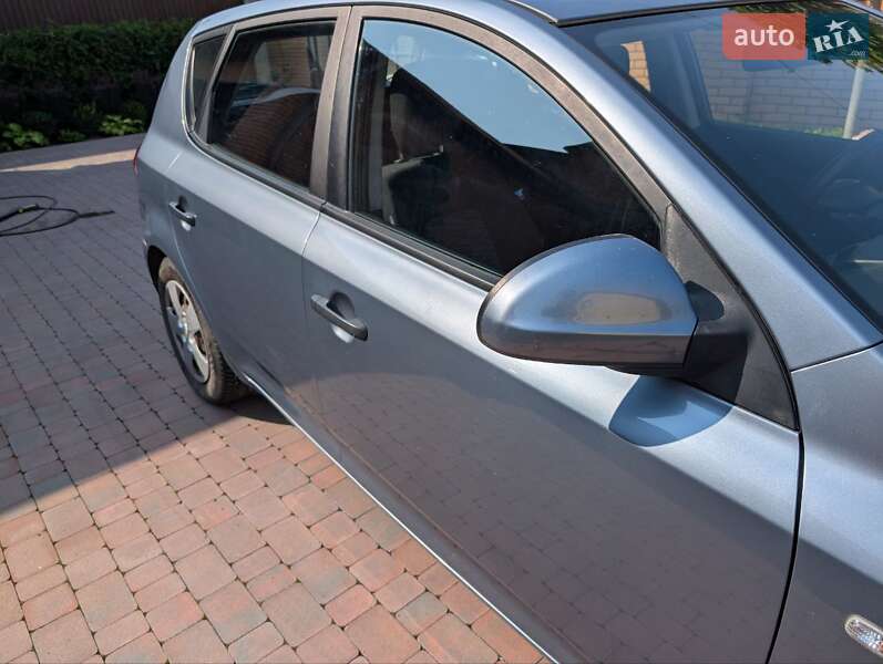 Хэтчбек Kia Ceed 2009 в Виннице