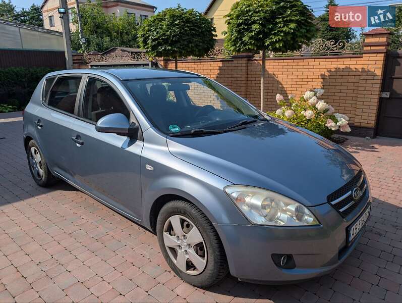 Хэтчбек Kia Ceed 2009 в Виннице