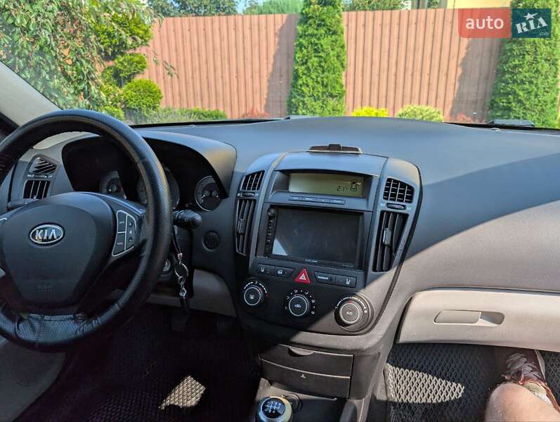 Хэтчбек Kia Ceed 2009 в Виннице