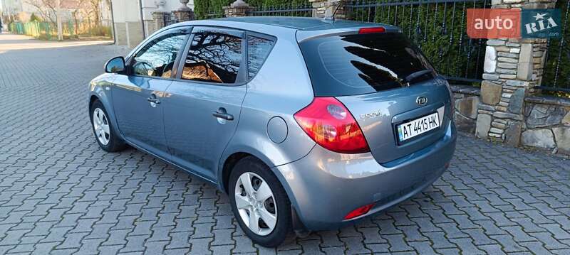 Хэтчбек Kia Ceed 2008 в Надворной