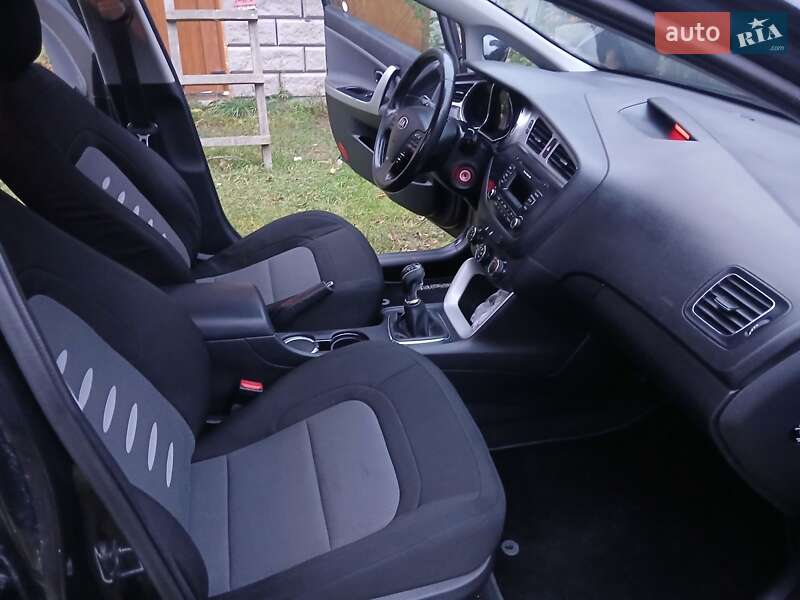 Универсал Kia Ceed 2013 в Сарнах фото 19 Универсал Kia Ceed 2013 в Сарнах