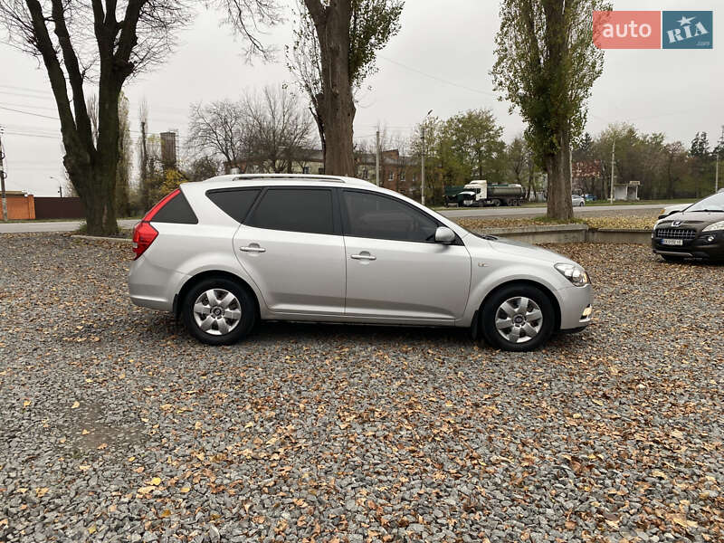 Універсал Kia Ceed 2010 в Хмельницькому