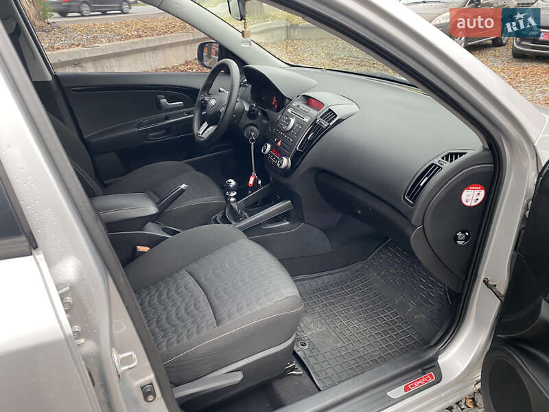 Універсал Kia Ceed 2010 в Хмельницькому