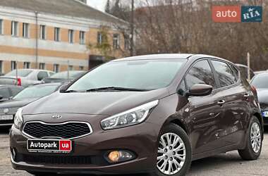 Хэтчбек Kia Ceed 2012 в Виннице