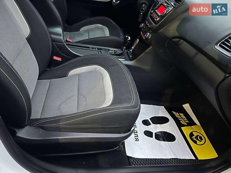 Хэтчбек Kia Ceed 2013 в Ивано-Франковске