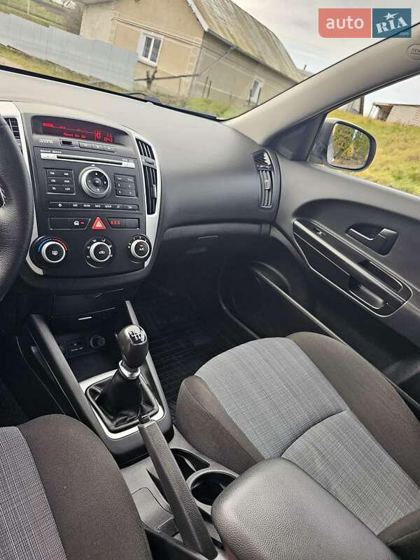 Універсал Kia Ceed 2011 в Тернополі фото 34 Універсал Kia Ceed 2011 в Тернополі
