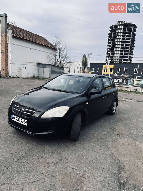 Хэтчбек Kia Ceed 2007 в Кропивницком фото Хэтчбек Kia Ceed 2007 в Кропивницком