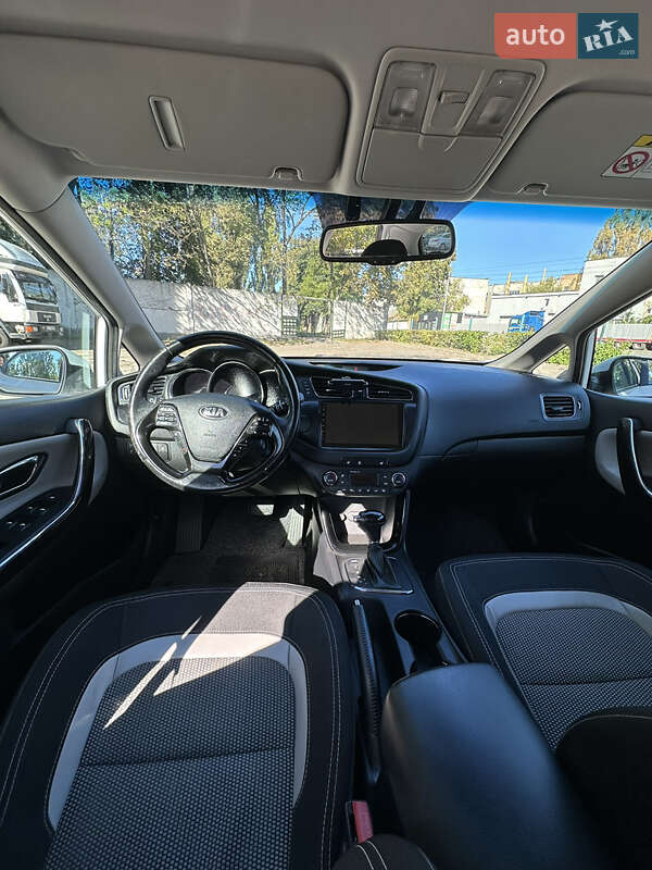 Хетчбек Kia Ceed 2015 в Києві фото 8 Хетчбек Kia Ceed 2015 в Києві
