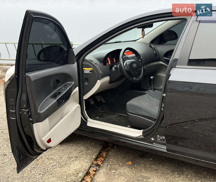 Хэтчбек Kia Ceed 2008 в Днепре