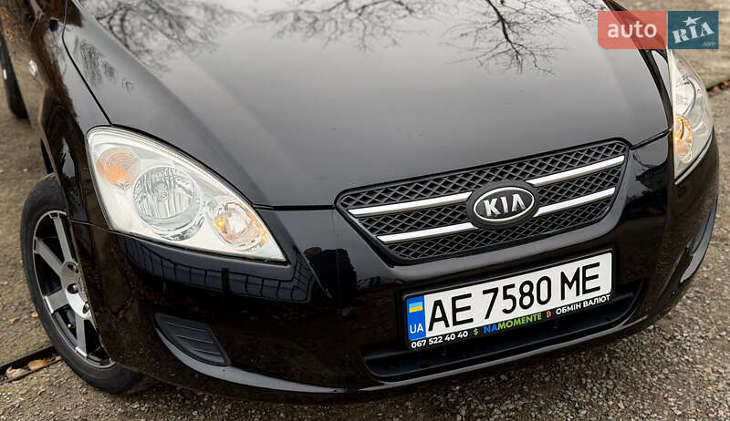 Хэтчбек Kia Ceed 2008 в Днепре