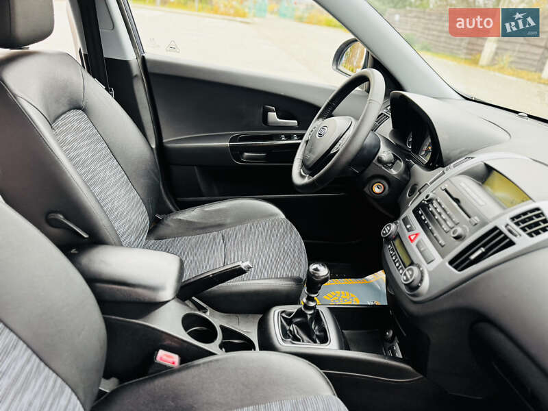 Универсал Kia Ceed 2008 в Здолбунове фото 31 Универсал Kia Ceed 2008 в Здолбунове