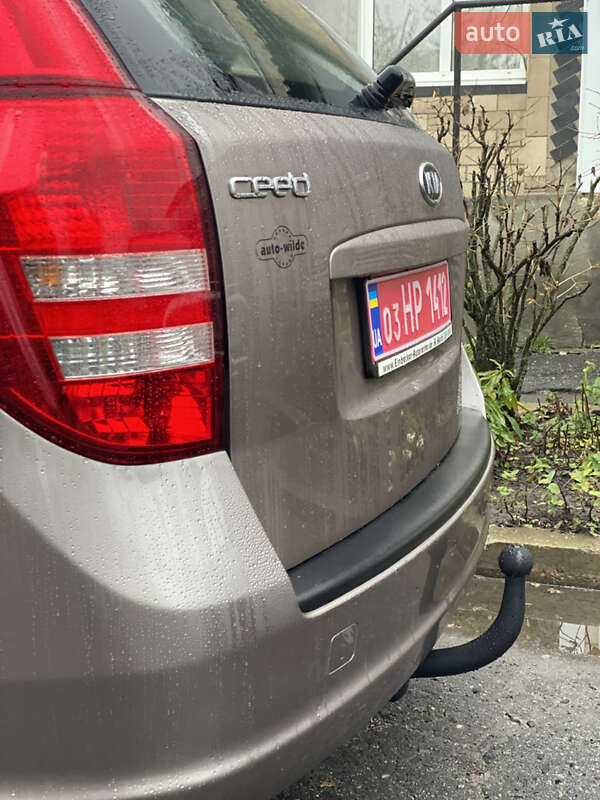 Универсал Kia Ceed 2008 в Хороле