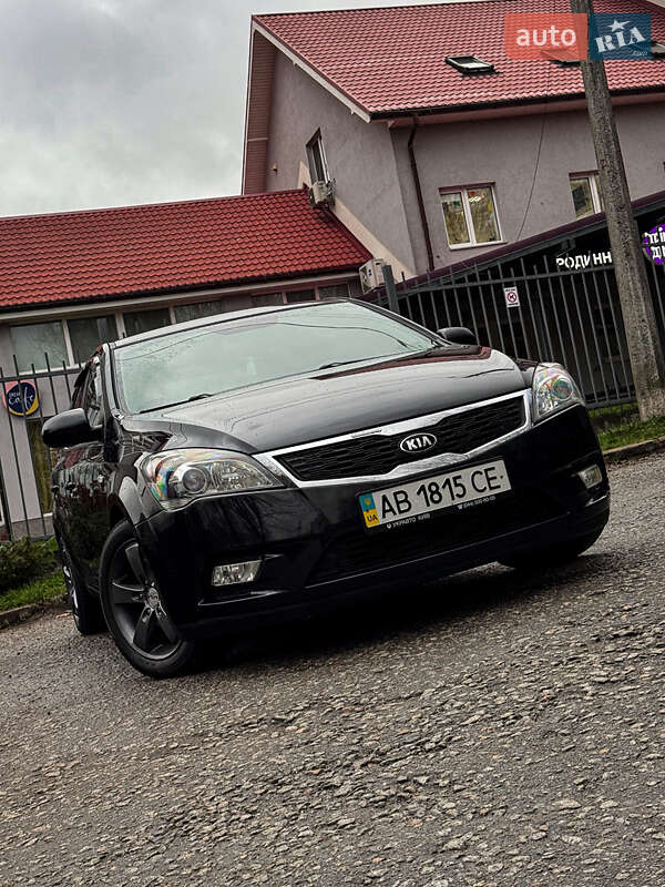 Хетчбек Kia Ceed 2009 в Києві фото 3 Хетчбек Kia Ceed 2009 в Києві