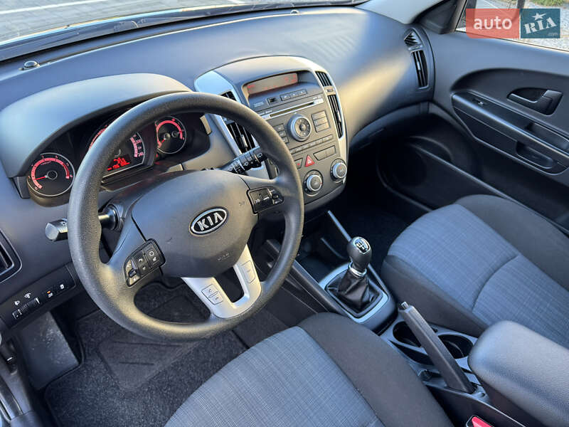 Универсал Kia Ceed 2012 в Луцке