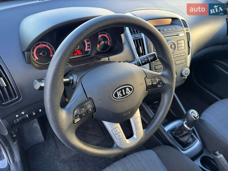 Универсал Kia Ceed 2012 в Луцке