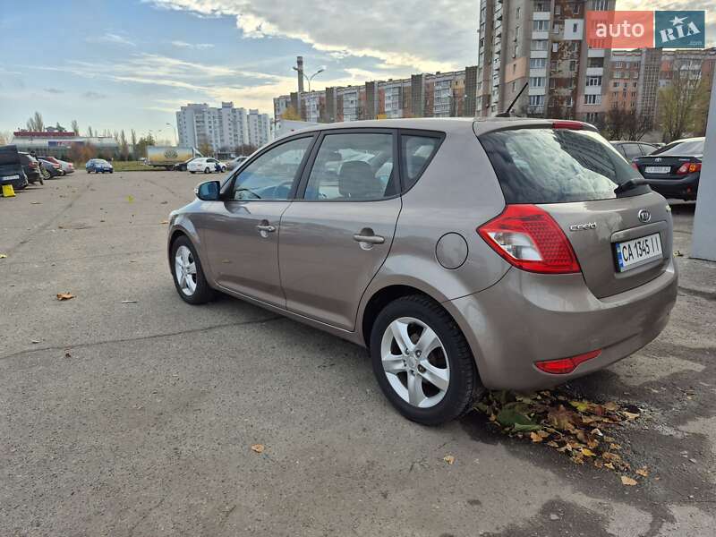 Хэтчбек Kia Ceed 2010 в Черкассах