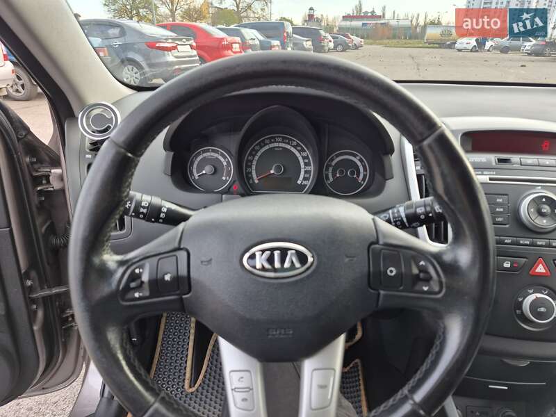 Хэтчбек Kia Ceed 2010 в Черкассах