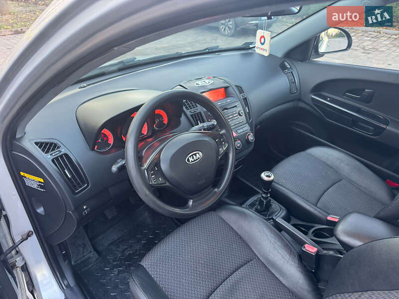 Универсал Kia Ceed 2010 в Киеве