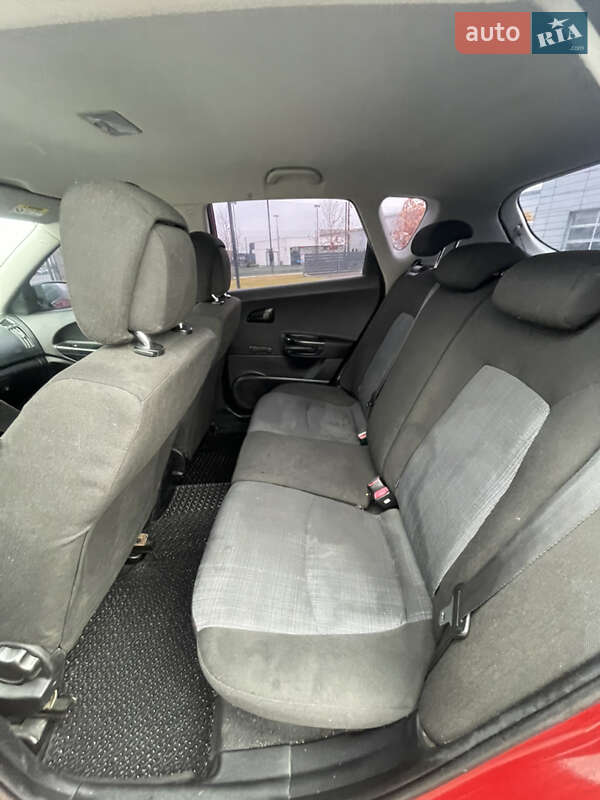 Хэтчбек Kia Ceed 2010 в Мукачево