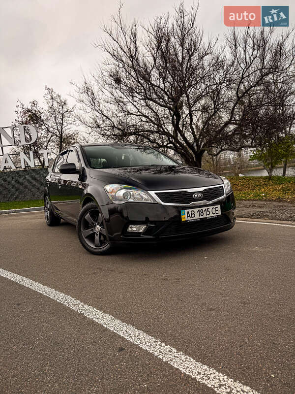 Хетчбек Kia Ceed 2009 в Києві фото 3 Хетчбек Kia Ceed 2009 в Києві