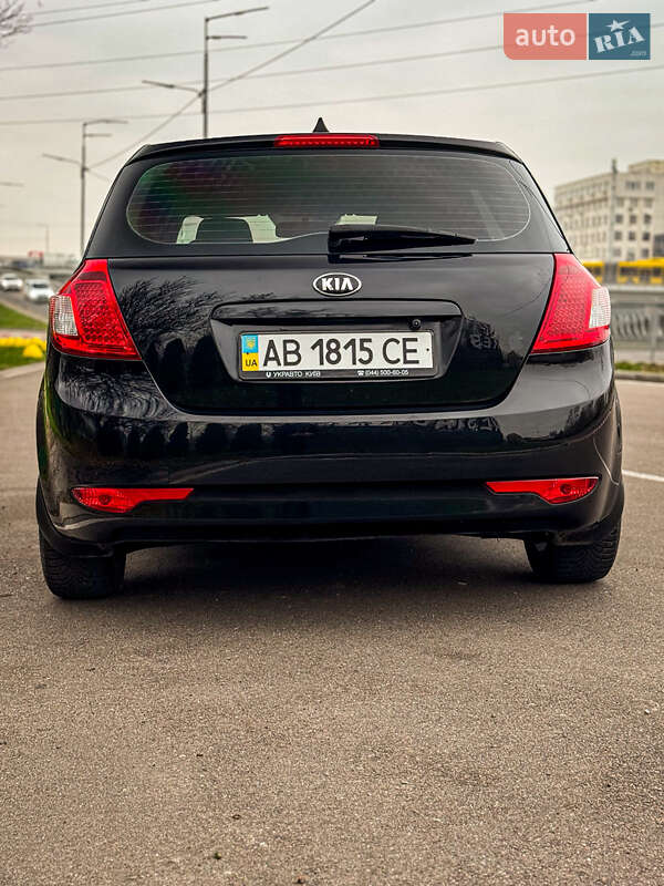 Хетчбек Kia Ceed 2009 в Києві фото 12 Хетчбек Kia Ceed 2009 в Києві