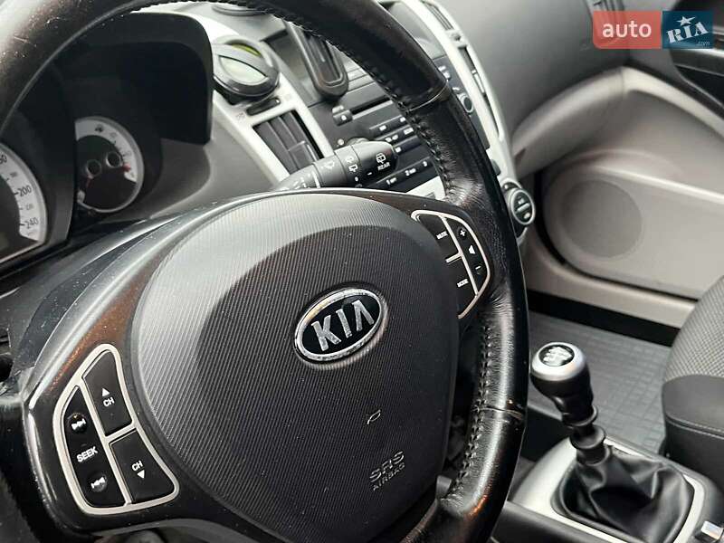 Хэтчбек Kia Ceed 2007 в Киеве