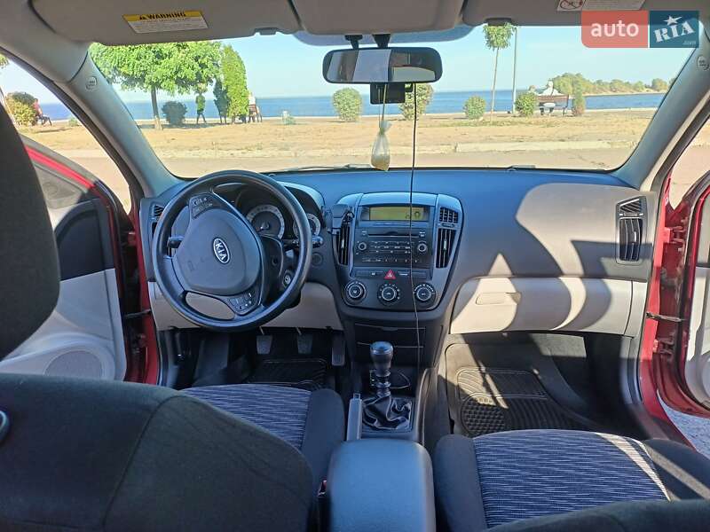 Хэтчбек Kia Ceed 2008 в Черкассах