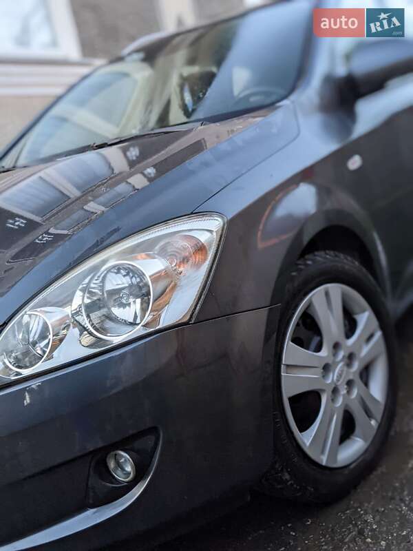 Универсал Kia Ceed 2009 в Бурштыне
