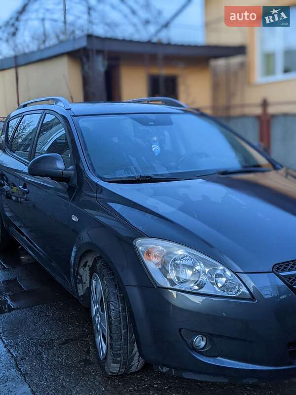 Универсал Kia Ceed 2009 в Бурштыне