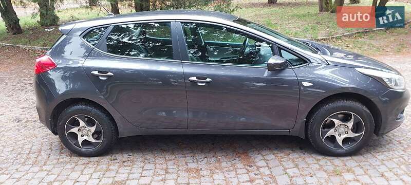 Хэтчбек Kia Ceed 2013 в Киеве