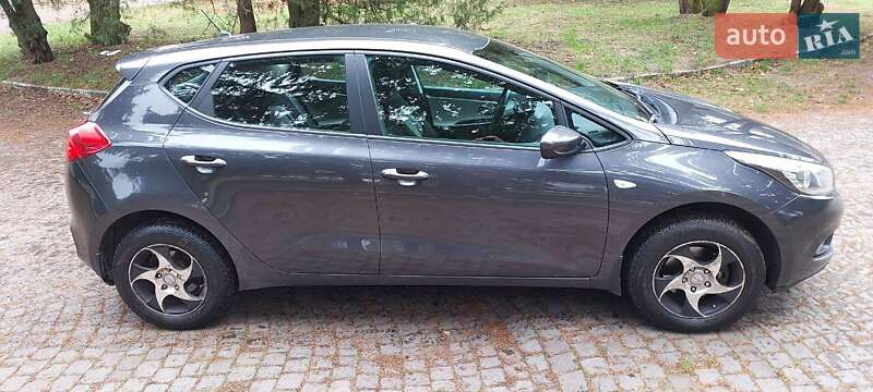 Хэтчбек Kia Ceed 2013 в Киеве