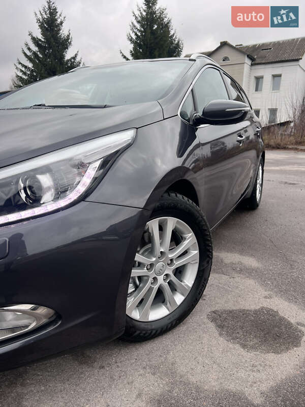 Универсал Kia Ceed 2014 в Ровно