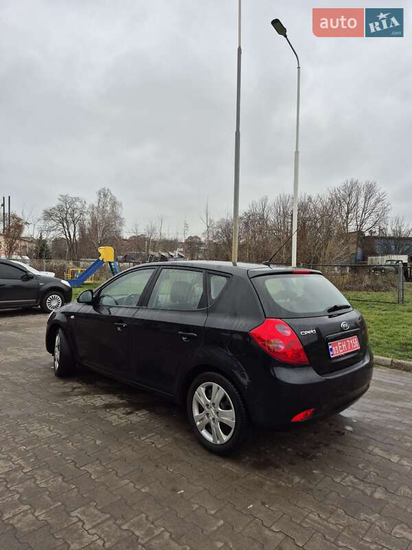 Хэтчбек Kia Ceed 2008 в Конотопе