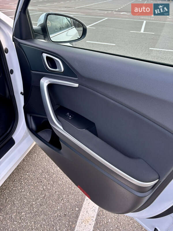 Хетчбек Kia Ceed 2022 в Києві фото 24 Хетчбек Kia Ceed 2022 в Києві