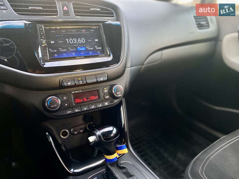 Універсал Kia Ceed 2015 в Києві