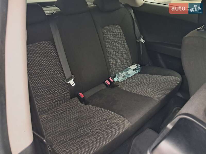 Хэтчбек Kia Ceed 2008 в Ирпене