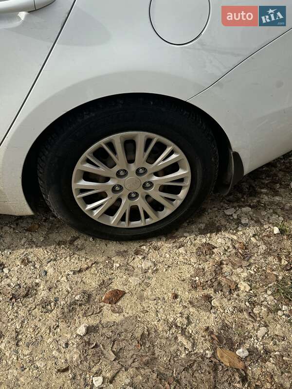 Универсал Kia Ceed 2013 в Киеве