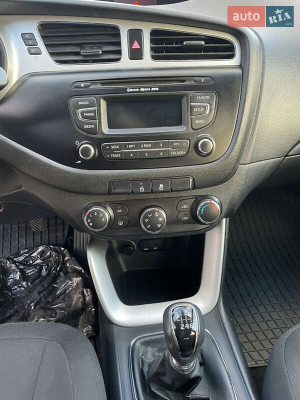 Универсал Kia Ceed 2013 в Луцке