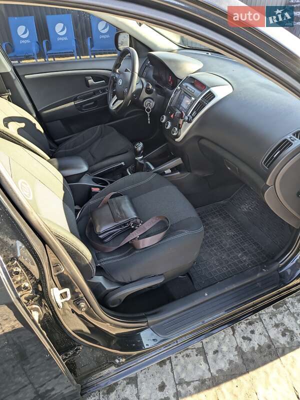 Універсал Kia Ceed 2010 в Львові фото 15 Універсал Kia Ceed 2010 в Львові