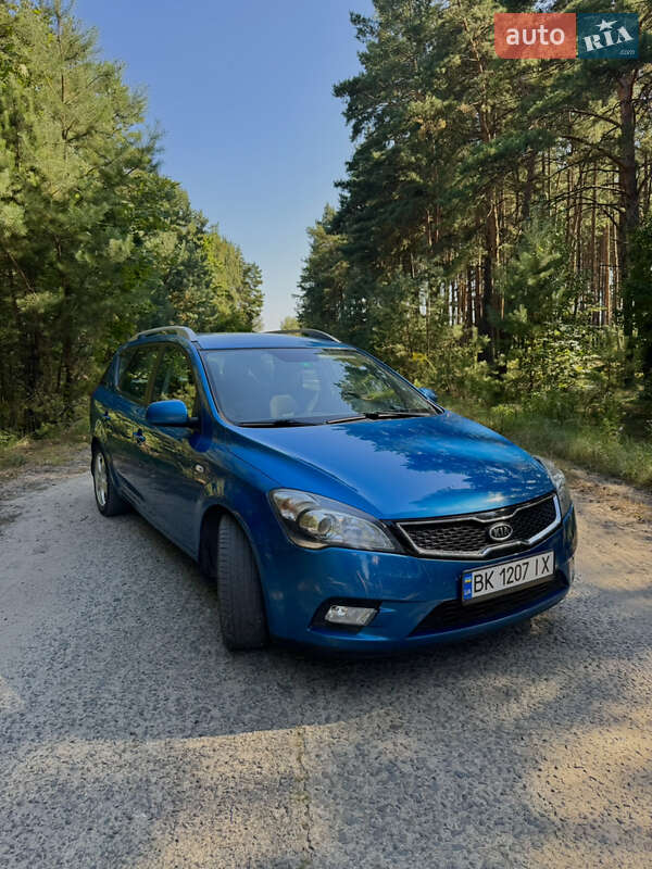 Універсал Kia Ceed 2012 в Острозі