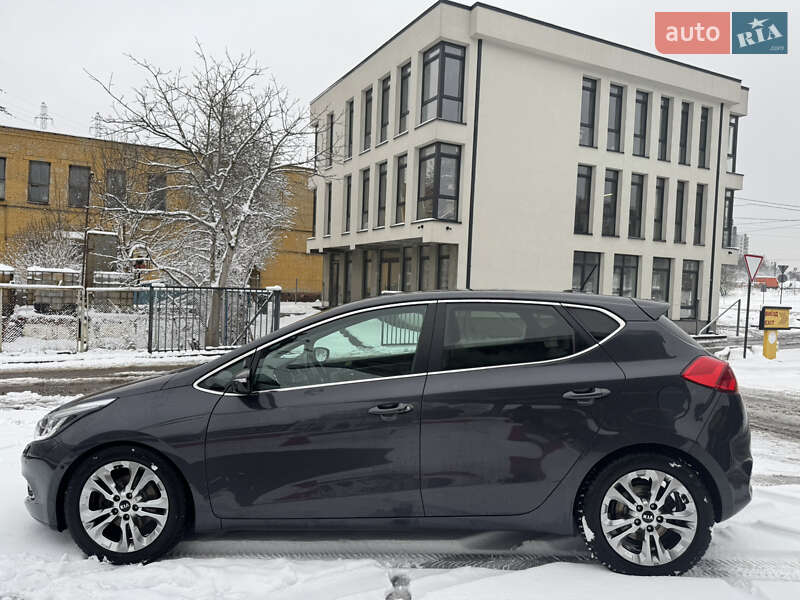 Хэтчбек Kia Ceed 2012 в Львове