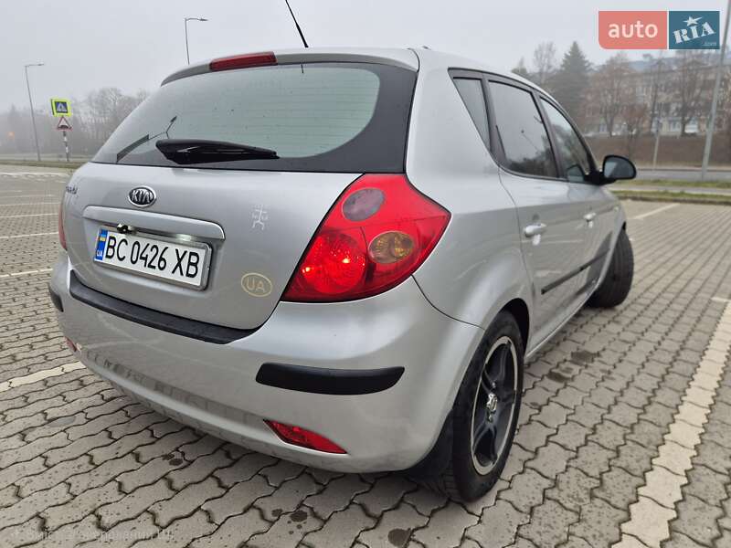 Хэтчбек Kia Ceed 2008 в Львове