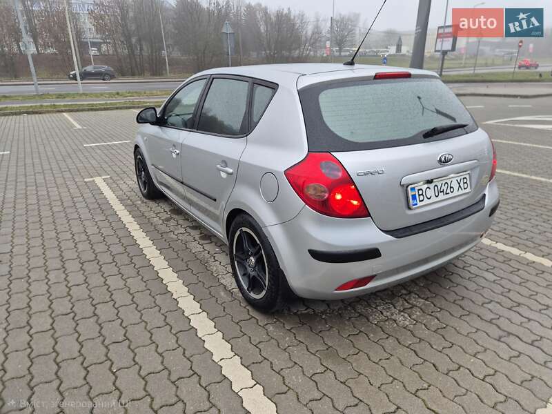 Хэтчбек Kia Ceed 2008 в Львове