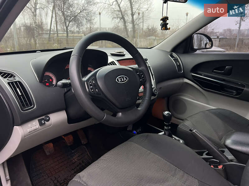 Хэтчбек Kia Ceed 2007 в Кременчуге фото 11 Хэтчбек Kia Ceed 2007 в Кременчуге