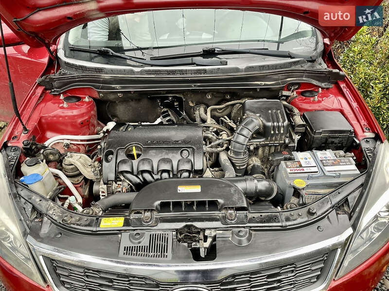 Хэтчбек Kia Ceed 2010 в Мукачево