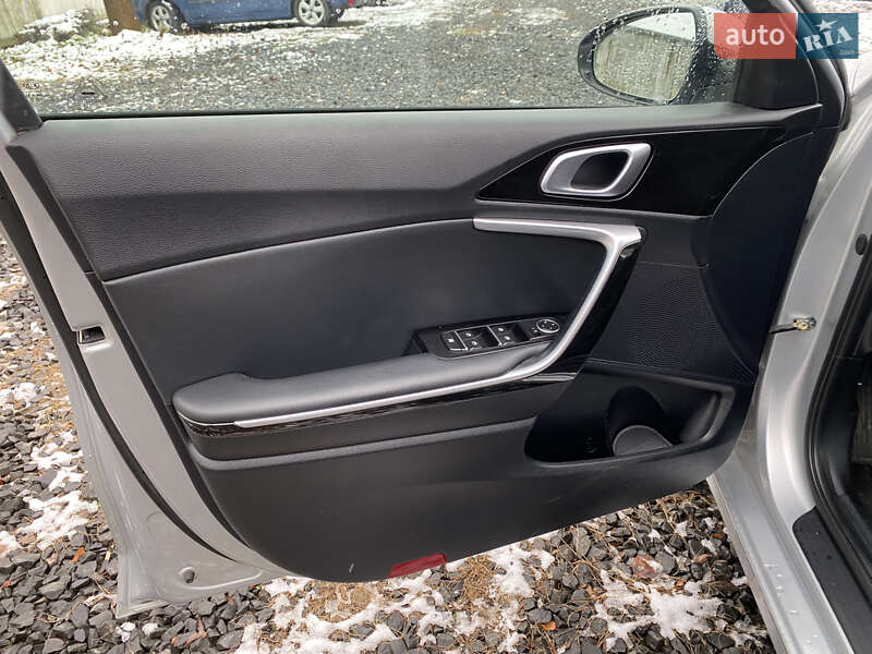 Универсал Kia Ceed 2019 в Луцке