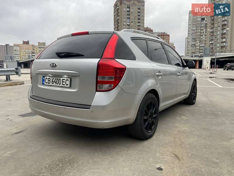 Универсал Kia Ceed 2010 в Киеве